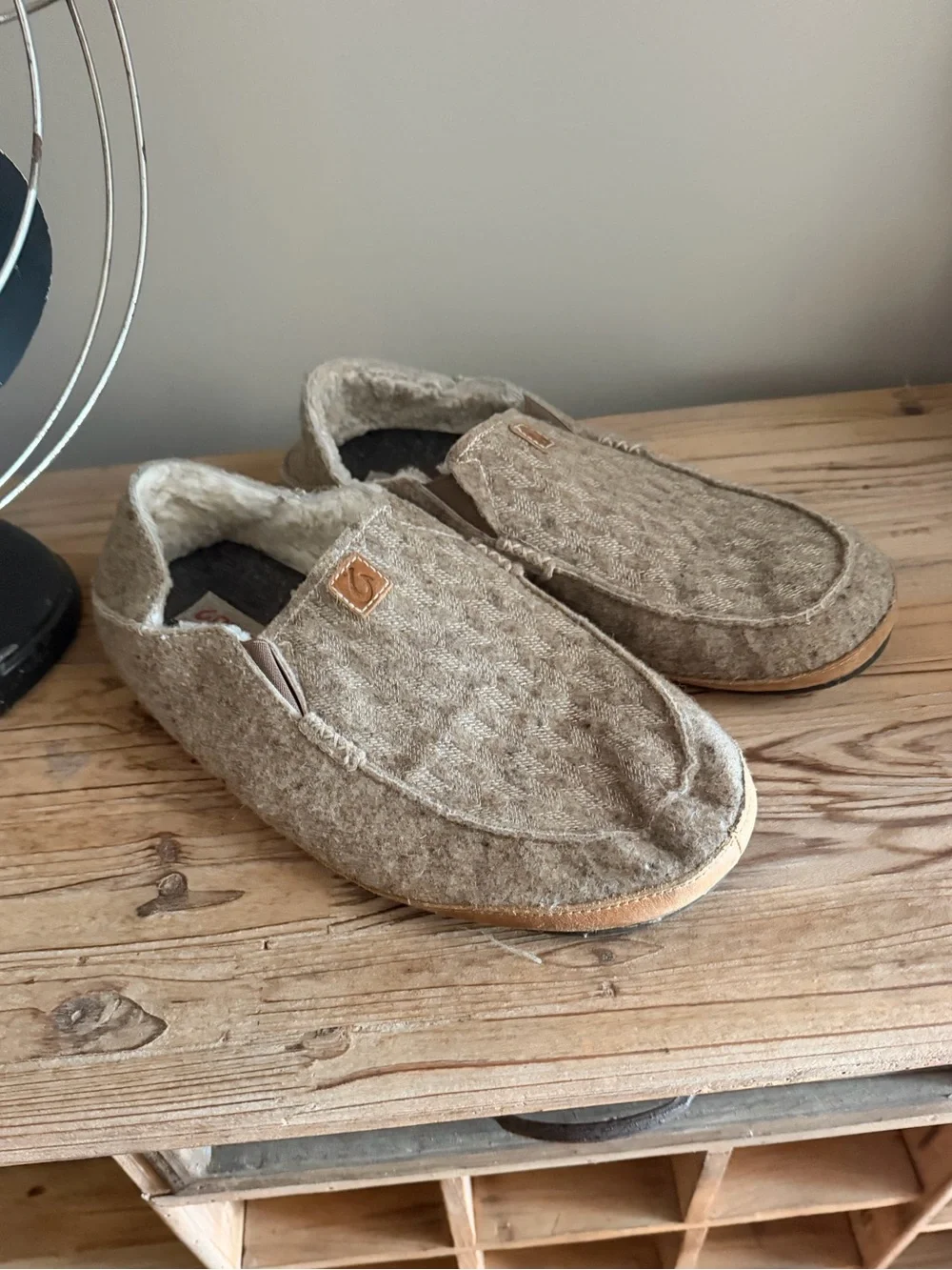Olukai Moloa Kilohana Wool Lined Rubber Sole Slippers Slides Tan Taupe Size 11